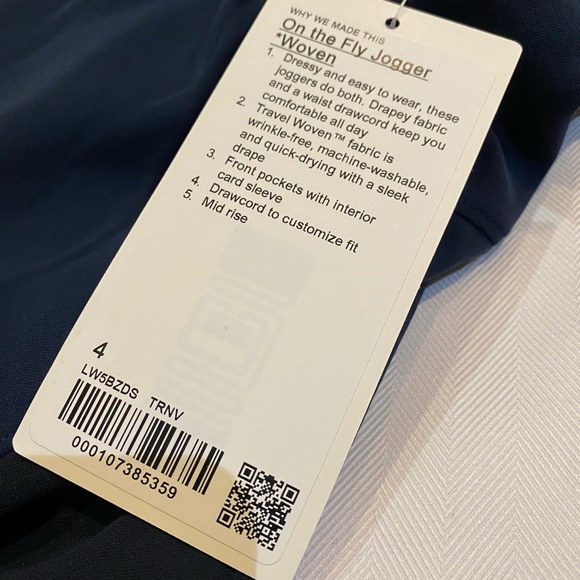 Lululemon on the fly navy woven joggers - Picture 7 of 7